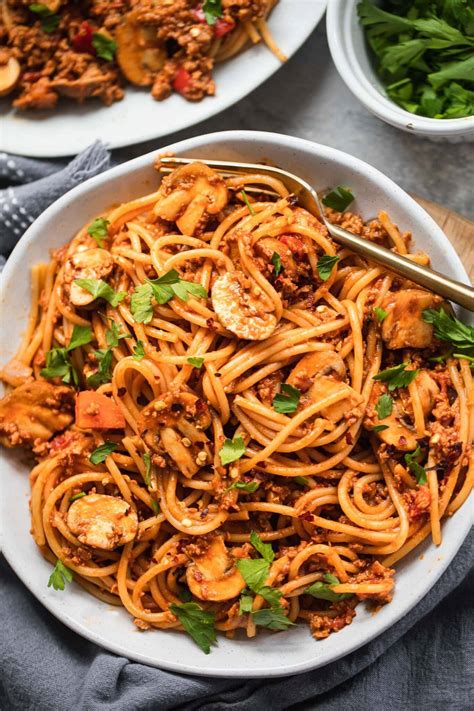 Vegan Spaghetti Bolognese Recipe - Oh My Veggies