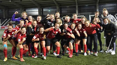 Frauen Zweitligist FSV Gütersloh zieht ins DFB Pokal Achtelfinale nw de