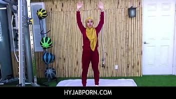 HyjabPorn Entrenador físico se folla a un cliente árabe exótico XVIDEOS