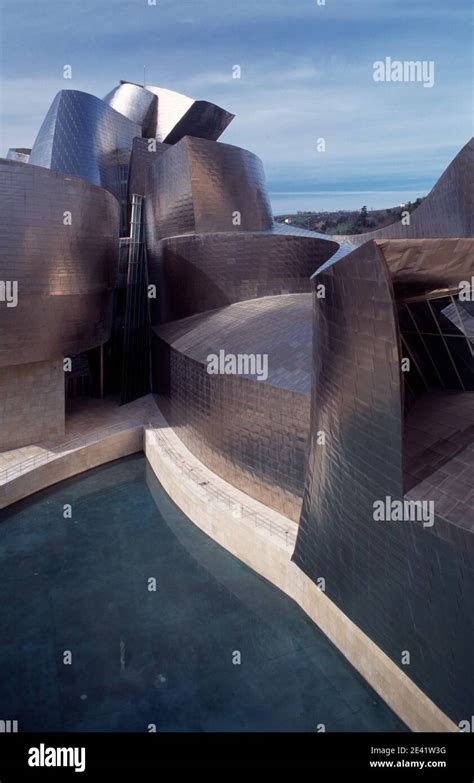 Guggenheim Museum Frank Gehry Architekt Hi Res Stock Photography And