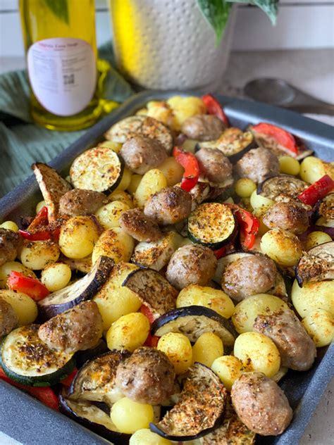 Krieltjes Ovenschotel Met Aubergine En Courgette Familie Over De Kook