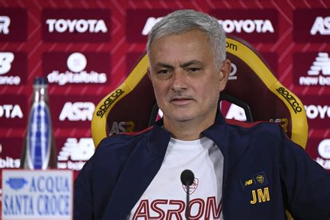 Josè Mourinho felice dopo Roma Frosinone Vittoria da squadra Roma