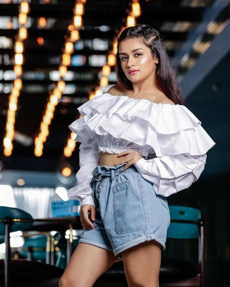 Avneet Kaur Looks Absolutely Gorgeous💙💙💙 Celebrity Fashion Looks Girl Trends Stylish Girl Images