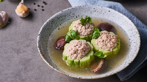 Clear Soup With Bitter Gourd Stuffed With Minced Pork Recipe