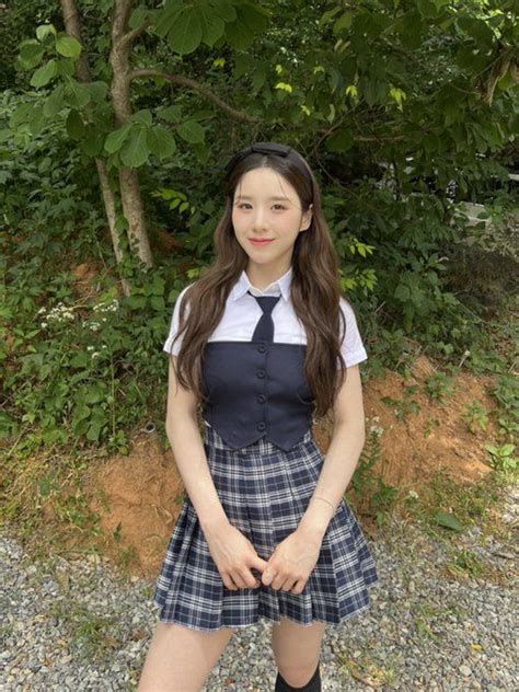 Loona Heejin School Uniform Fab Update South Korean Girls Korean Girl