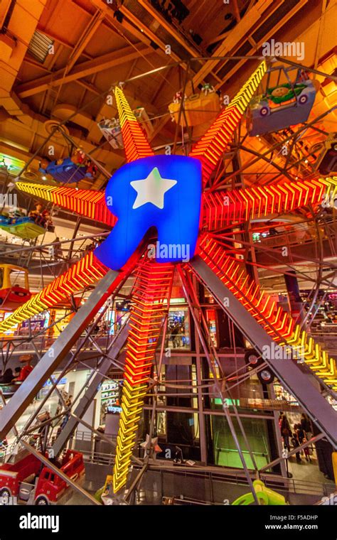 Indoor ferris wheel at the Toys 'R' Us store at Times Square in Manhattan, New York City ...