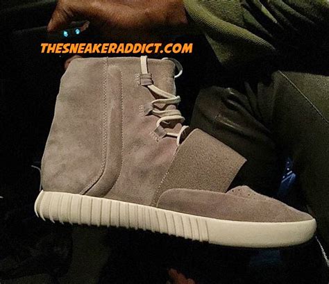 THE SNEAKER ADDICT: Adidas Kanye West Yeezy 3 Boost Sneaker (Detailed ...