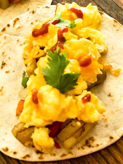 Quick And Easy Breakfast Tacos With Potatoes Eggs And Cheese Gitta