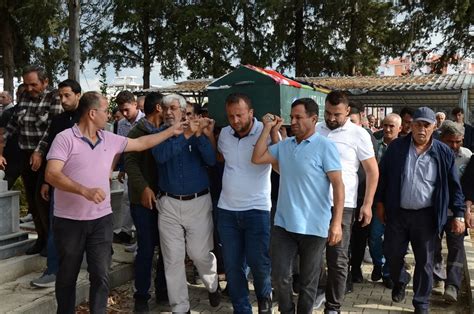 Antalya da trafik kazasında hayatını kaybeden lise öğrencisi toprağa