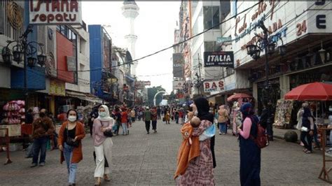 Asyiknya Ngabuburit Sambil Belanja Di Pusat Perbelanjaan Jalan Dalem