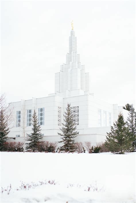 Idaho-falls-temple-winter-wedding-1