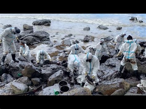 WATCH What Cleanup Looks Like In The Area Hardest Hit By The Oil Spill