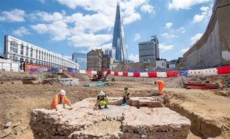 Makam Romawi Unik Ditemukan Di Bawah Kota London