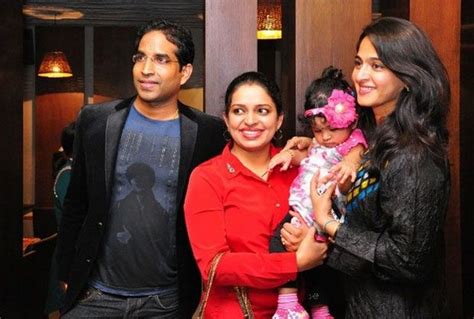 Actress Anushka Shetty Latest Photos With Her Family Members | CineHub