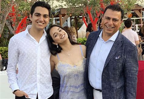 The Memeber of Twitter "Omid Kordestani" and his children in the U.S ...