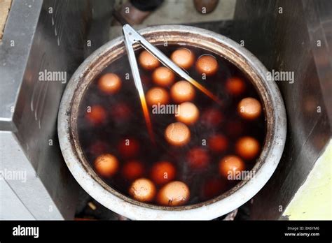Traditional Chinese tea eggs Stock Photo - Alamy