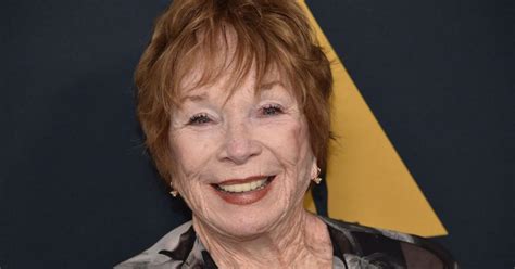 El ícono de Hollywood Shirley MacLaine celebra su 90 cumpleaños