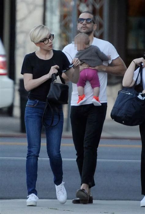 Scar Jo has a family Valentines Day - Mirror Online