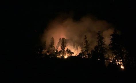 Sw Oregon S Flat Fire Tops Acres Has First Containment At