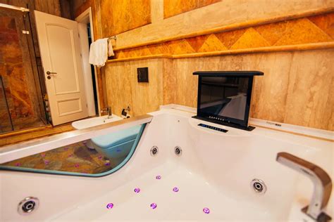 Discover The Health Benefits Of Hot Tub Hydrotherapy