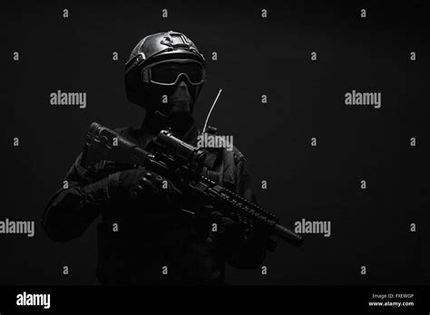 Spec Ops Police Officer Swat Stock Photo Alamy