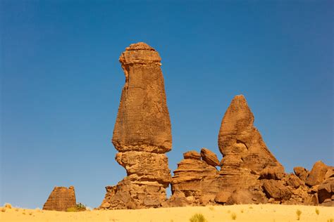 towering-rock-formations-ennedi - Africa Geographic