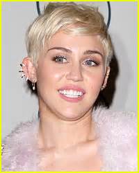 Miley Cyrus Guys Watch Way Too Much Porn Miley Cyrus Newsies Just Jared Celebrity News