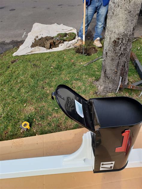 how to instal a mailbox post