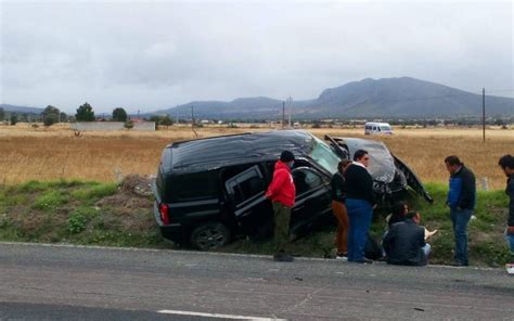 Encontronazo entre dos autos en la vía a Sahagún El Sol de