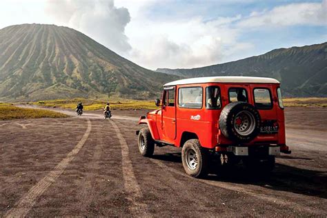 Yuk Lengkapi Trip Anda Dengan Sewa Jeep Bromo Kami