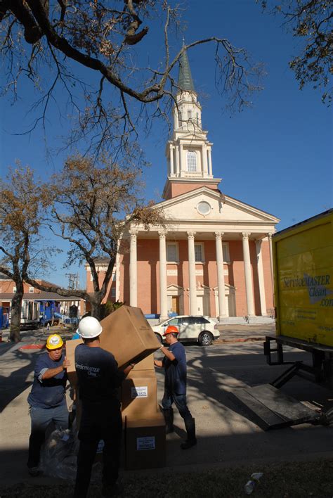 Galveston residents begin coping with hurricane's clout | Baptist Press
