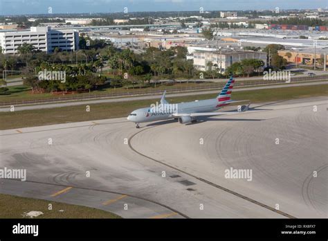 Miami International Airport Florida Stock Photo - Alamy