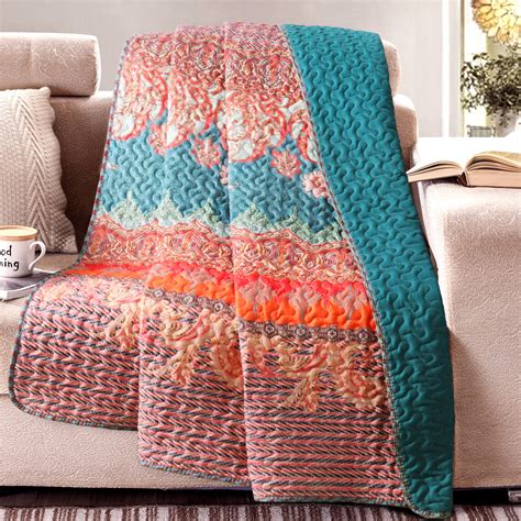 Exclusivo Mezcla Microfiber Reversible Boho Striped Pattern Quilted Throw Blanket For Bed Couch