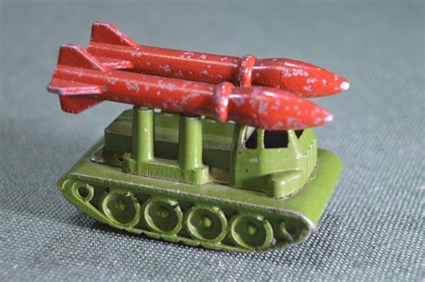 Купить Игрушка военная техника "Ракетовоз с двумя ракетами тактическая ...
