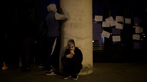 Atacan Con Pintadas Y Carteles El Palacio De Justicia De Pamplona Por