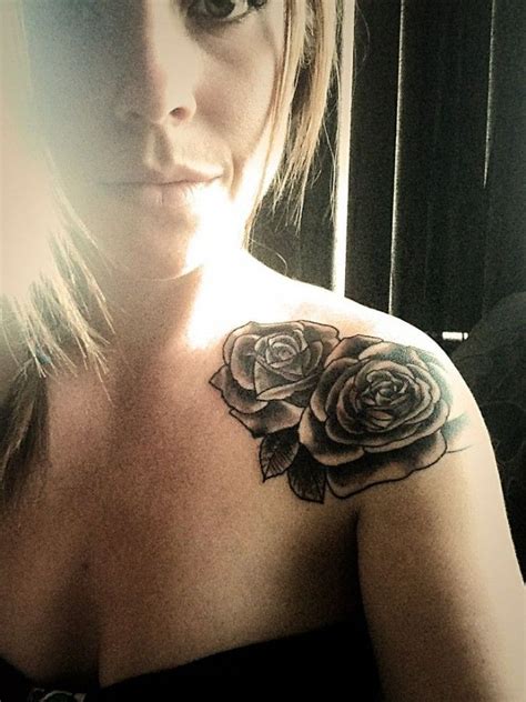 Tattoomagz Roses Tattoos On Shoulders Gorgeous Girl Rose