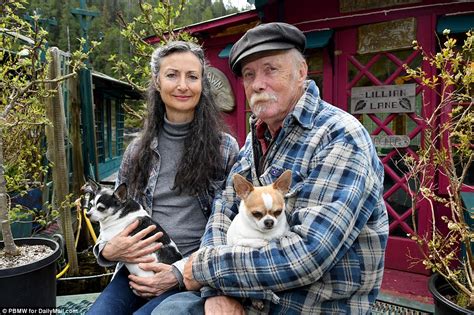 Freedom Cove Couple Have Spent 25 Years In Floating Home Daily Mail