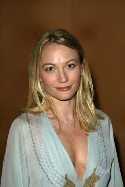 Hire Actress Sarah Wynter For Your Event Pda Speakers