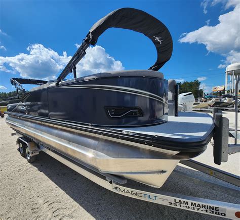 Avalon Lsz Versatile Rear Bench Ft Pontoon For Sale Yachtworld