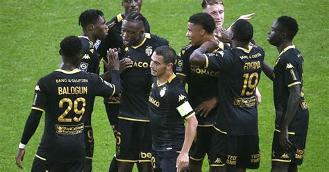 Monaco déroule à Reims et reste en tête Crumpe