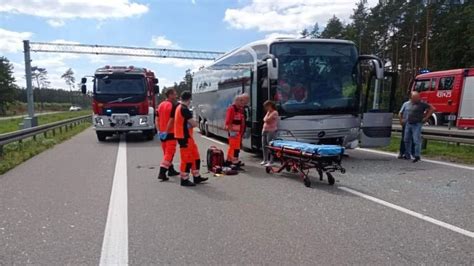 Szczecin Wypadek autobusu z dziećmi Trzy osoby ranne TVN24