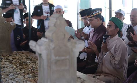 Anies Berziarah Ke Makam Pendiri Kerajaan Samudera Pasai Di Sela Sapa