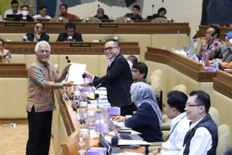 Siapakah Honorer Yang Lolos ASN PPPK Tanpa Tes Tahun 2024 Komisi II