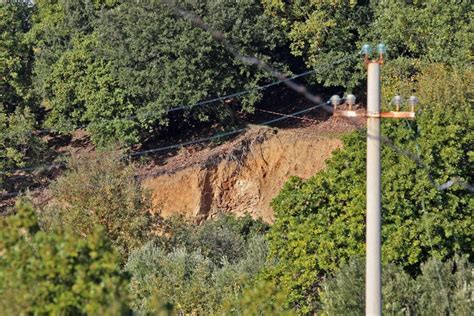 Savona Crollo Viadotto A Le Immagini Del Ponte E Della Frana La