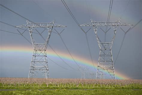 Por Tormenta Cientos De Miles De Personas Se Quedan Sin Electricidad