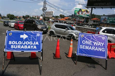 Sistem Satu Arah Arus Balik Di Tol Semarang Antara Foto