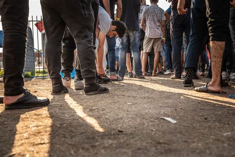 Als Je Vaker Langsgaat Begin Je Asielzoekers In Ter Apel Te Herkennen