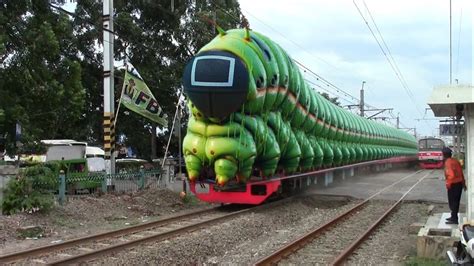 Kereta KRL Panjang Berubah Lagi Jadi Kereta Ulat Kepala Squid Game