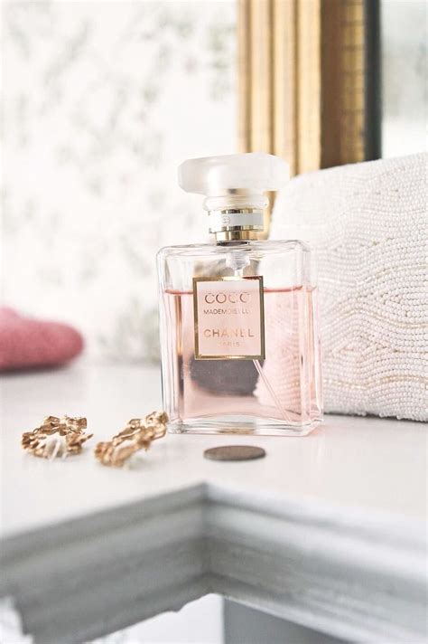 Pink chanel perfume bottle iPhone . Prettys, French Theme HD phone wallpaper | Pxfuel