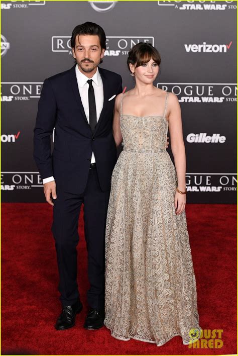 Felicity Jones & Diego Luna Step Out at 'Rogue One' Premiere : Photo ...